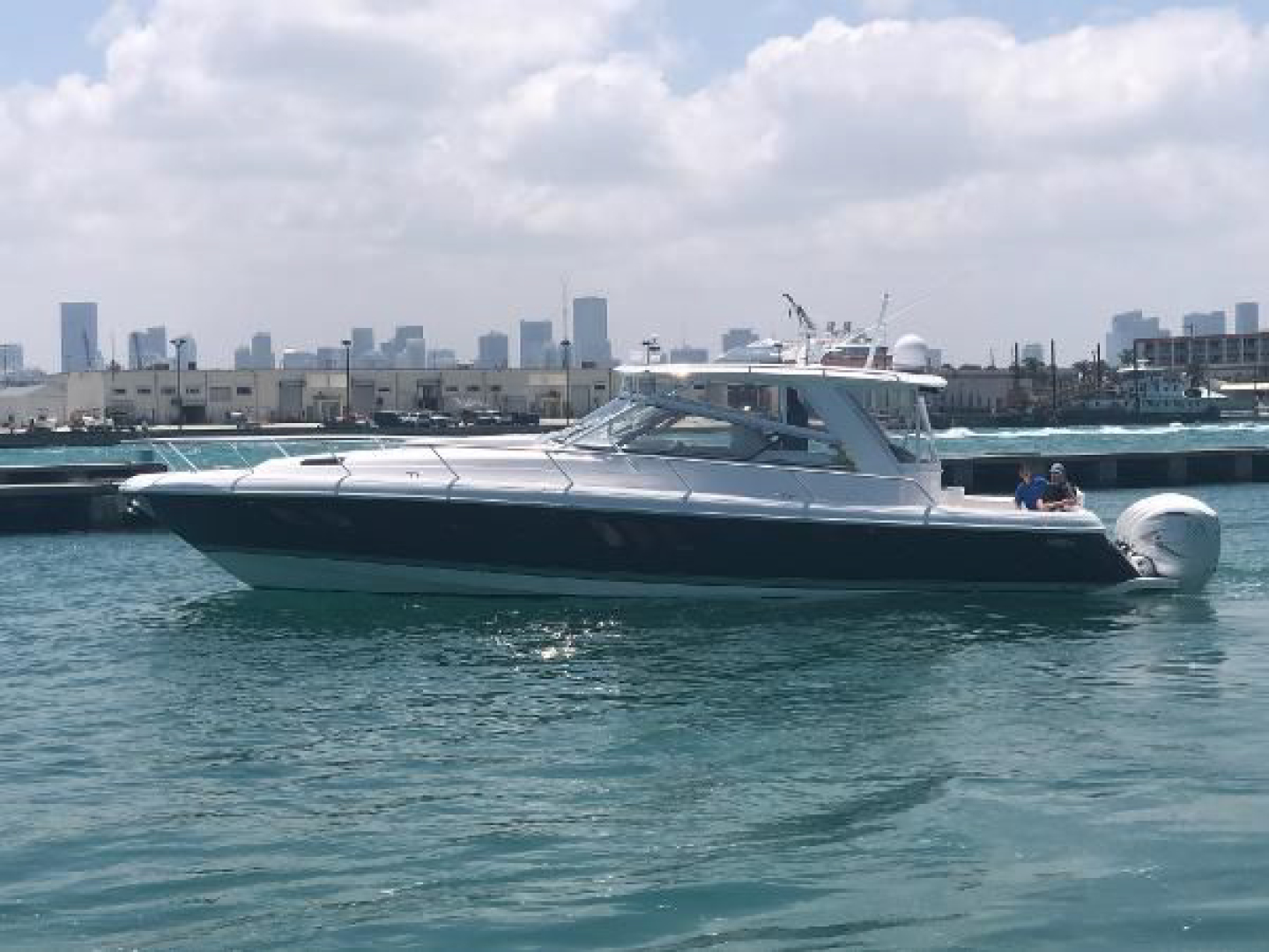 47' Intrepid 2019 475 Sport Yacht Renegade