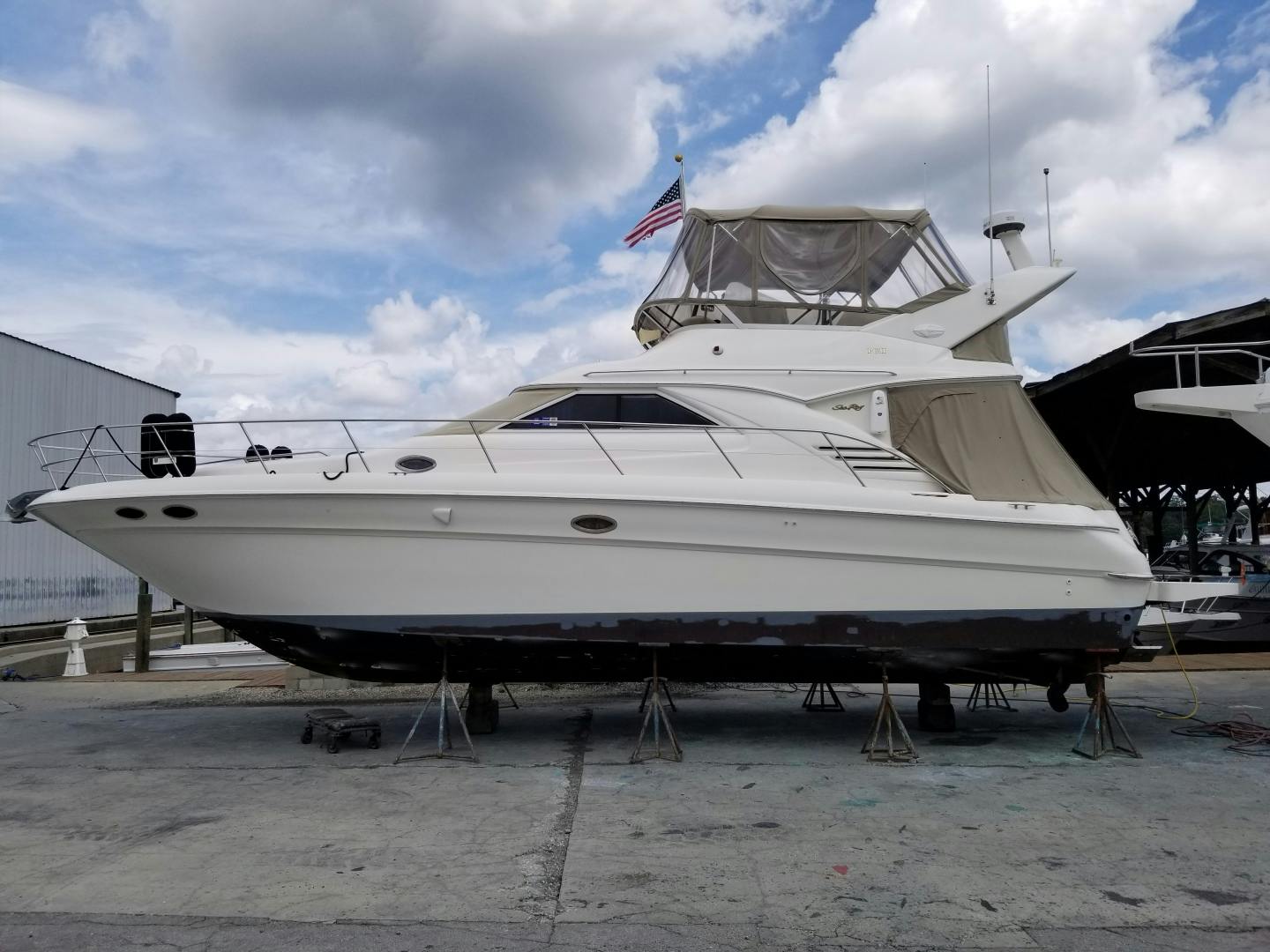 40' Sea Ray 2000 400 Sedan Bridge 40' Sea Ray 2000 400 Sedan Bridge